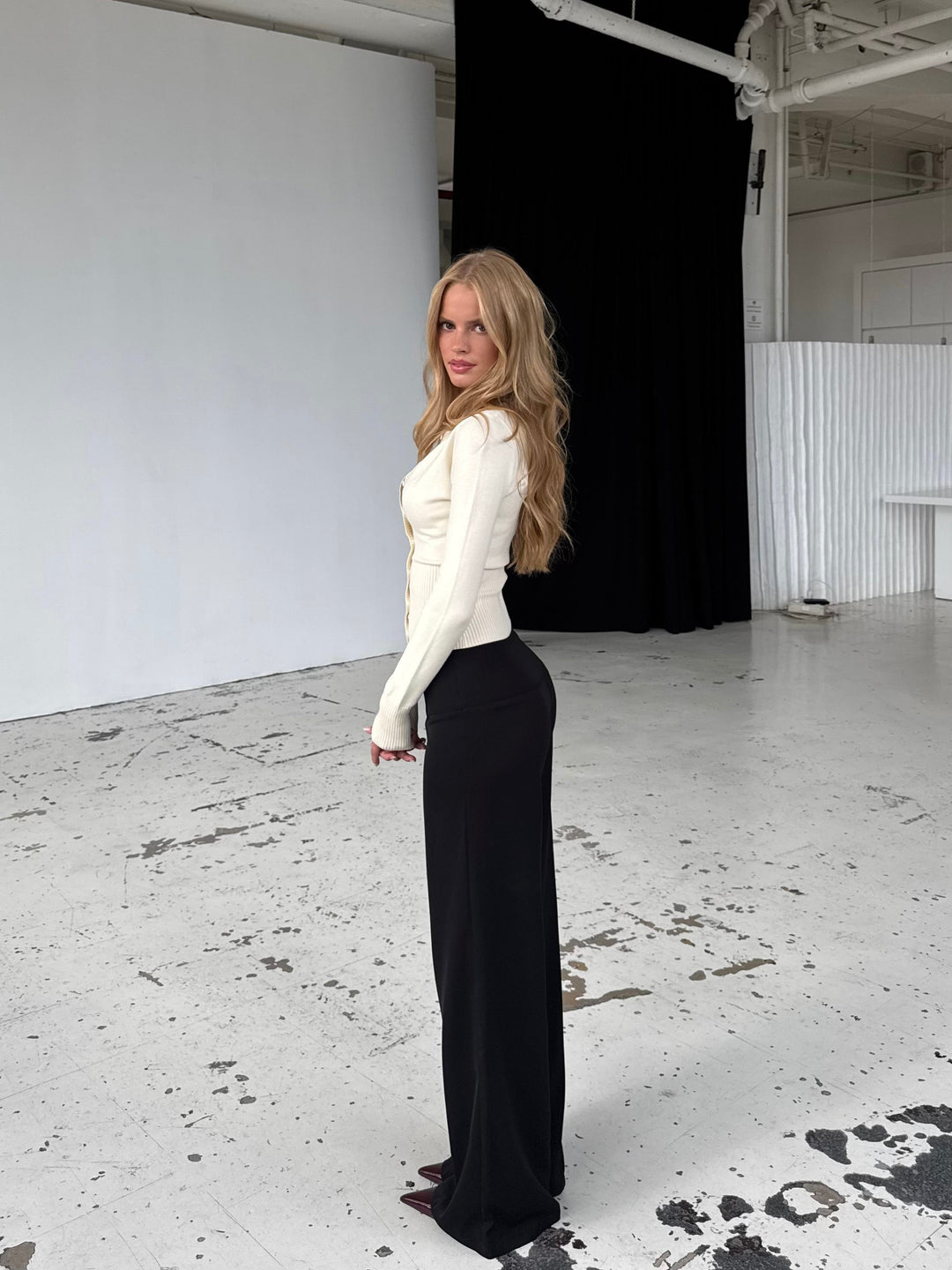 Flowy low waist pants - black