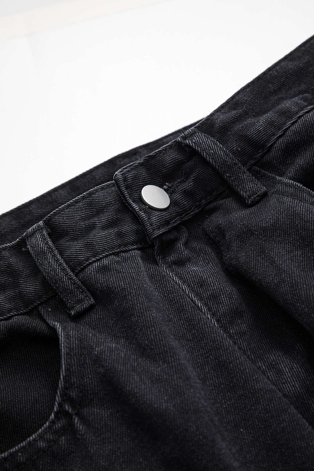 Stealth Cargo Wide-Leg Jeans