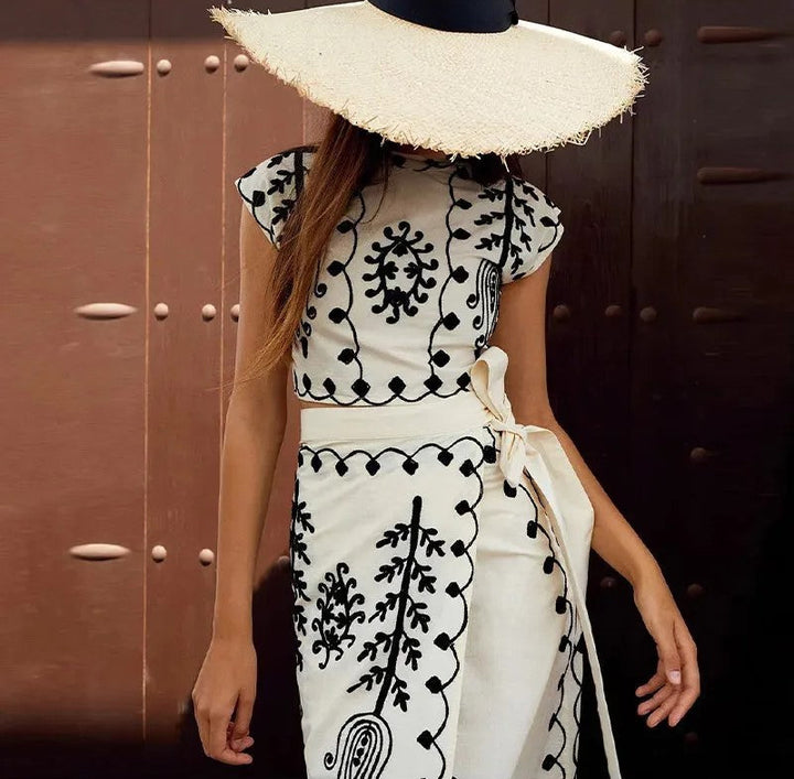 Solstice Vine Embroidered Set