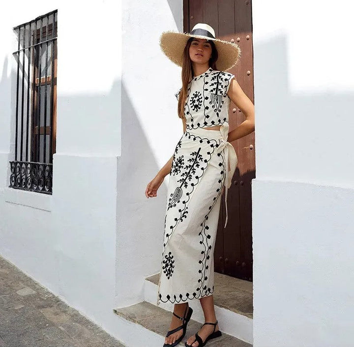 Solstice Vine Embroidered Set