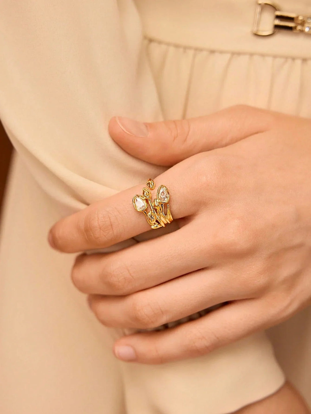 18K Gold Plated Tulip Ring With Rhinestones Glamour