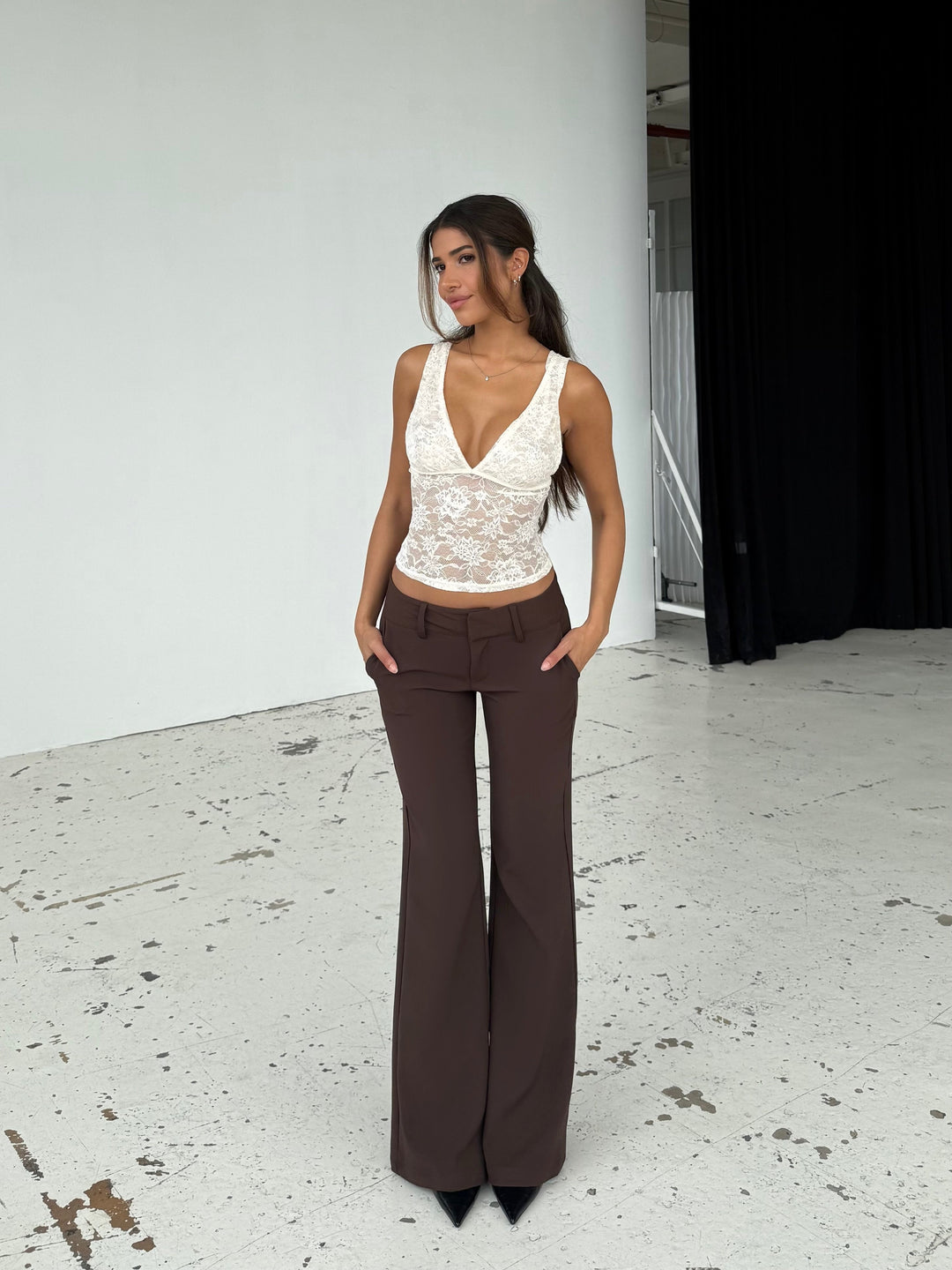 Livia Low Waist Pants - Dark Brown