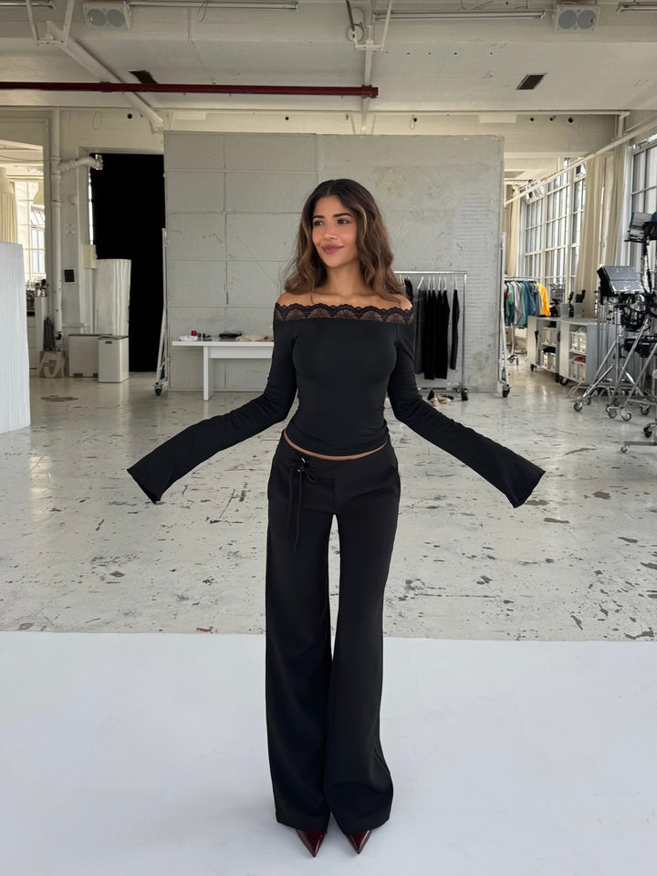 Buckle low waist trousers - black