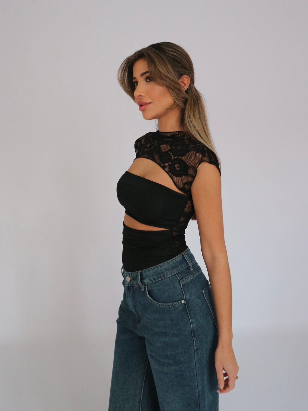 Lucy lace top - black