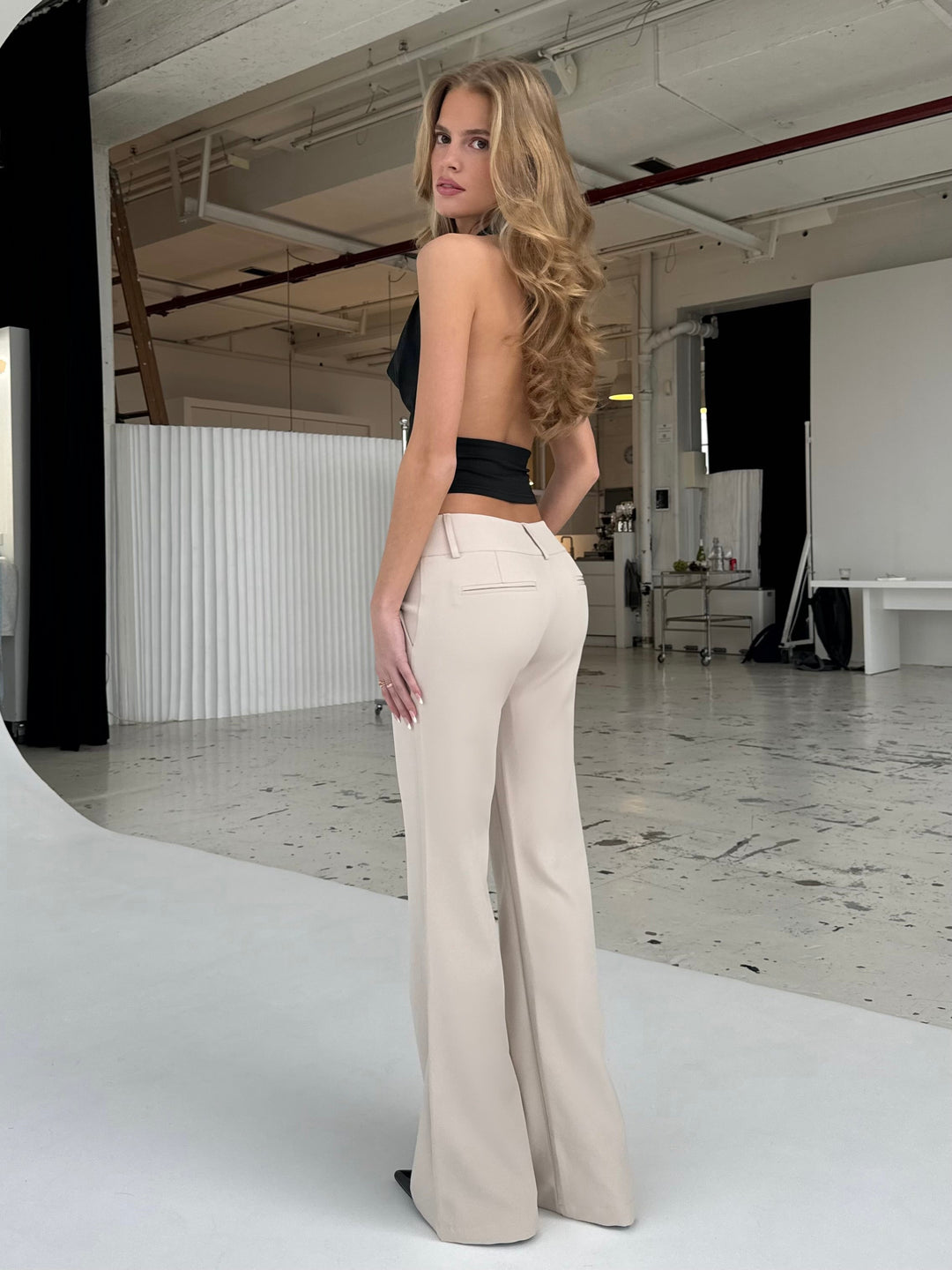 Livia Low Waist Pants - Beige