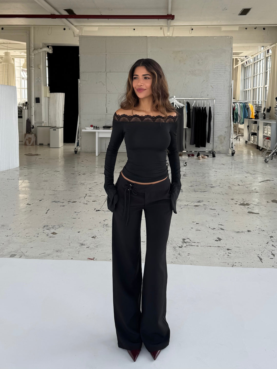 Bari Basic Lace Top – Black