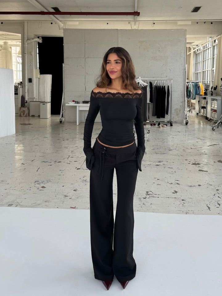 Bari Basic Lace Top – Black