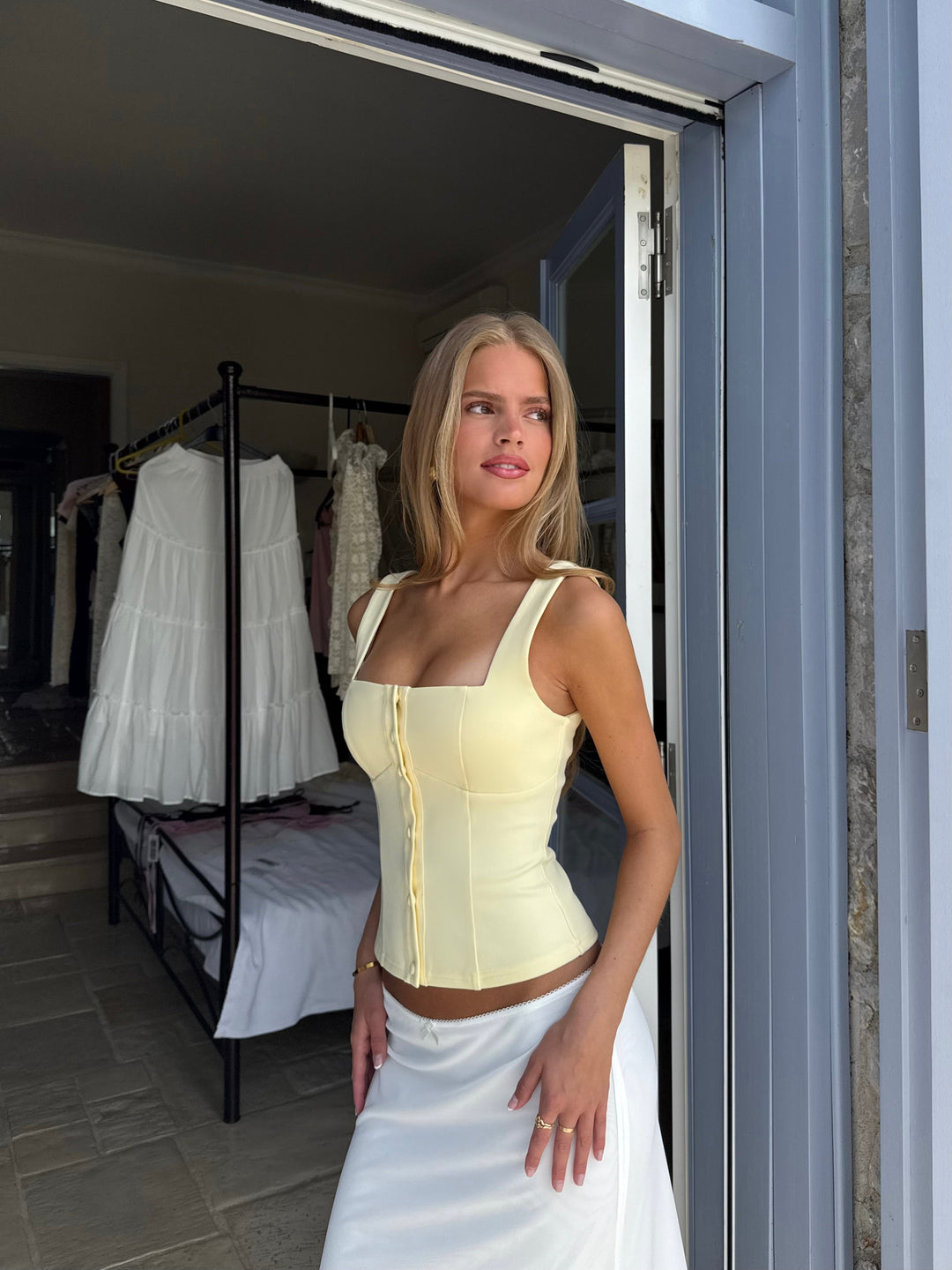 Button top - light yellow