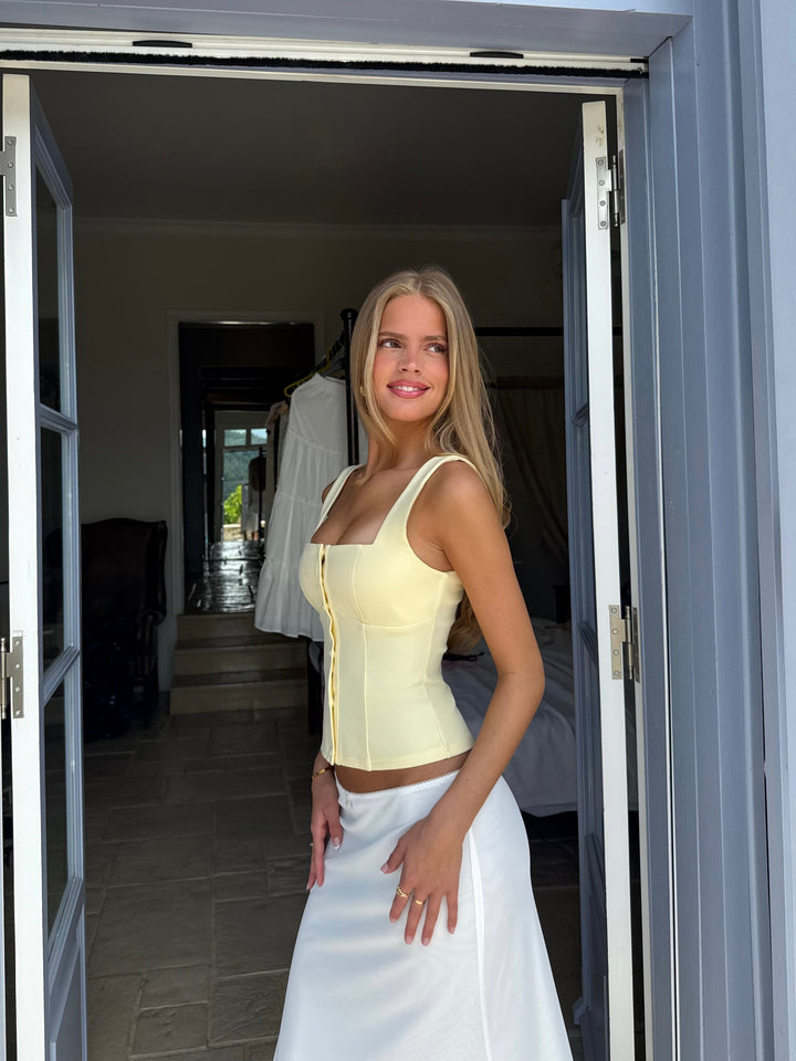 Button top - light yellow