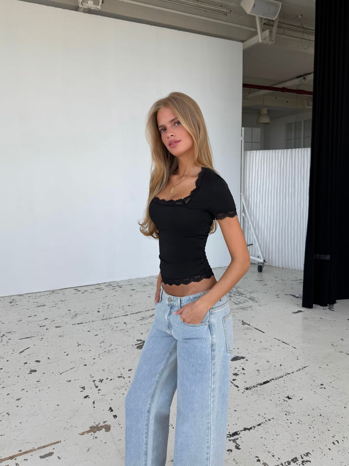 Blair basic lace tee - black