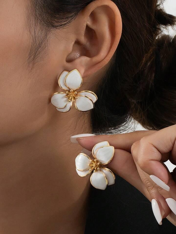 Vintage Design Flower Earrings