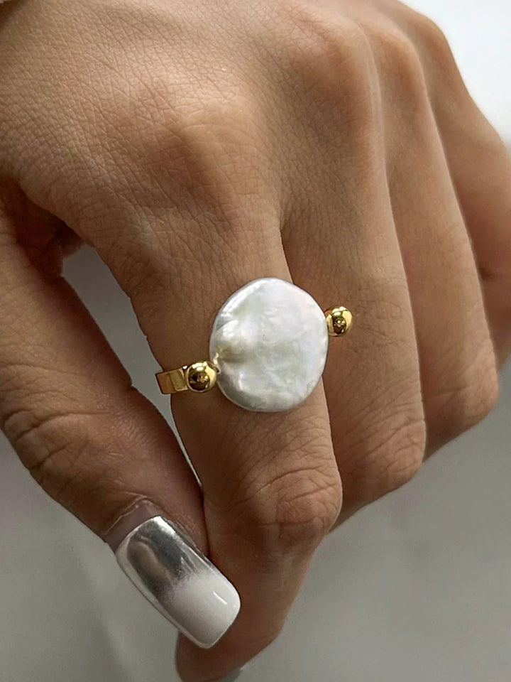 Elegant Style Sculptural Pearl Ring
