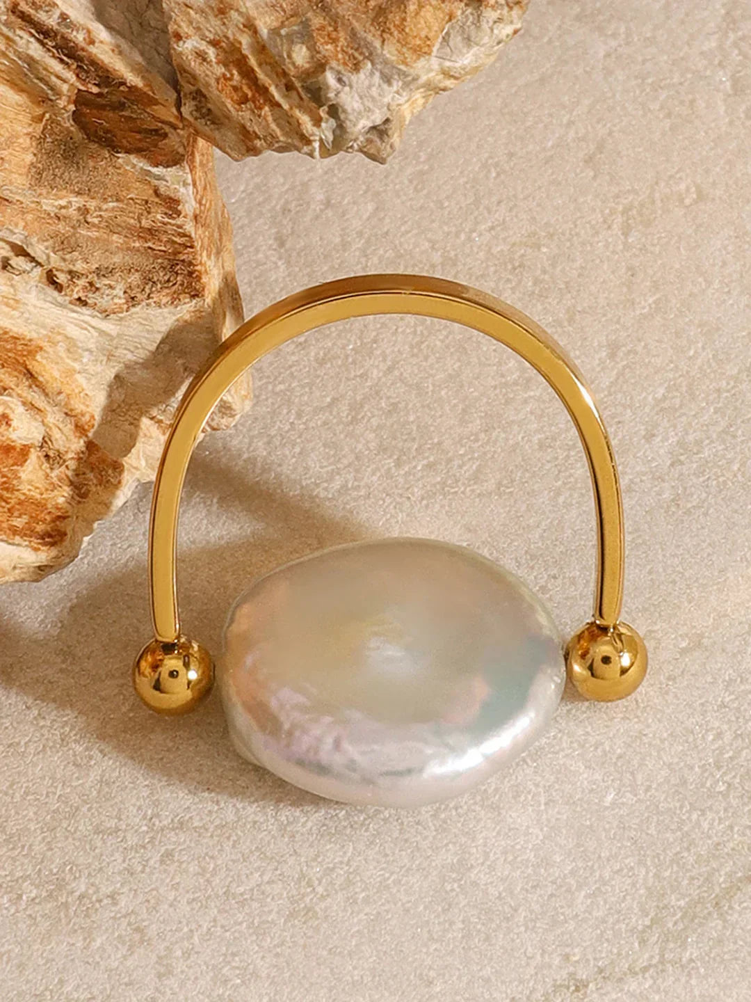 Elegant Style Sculptural Pearl Ring