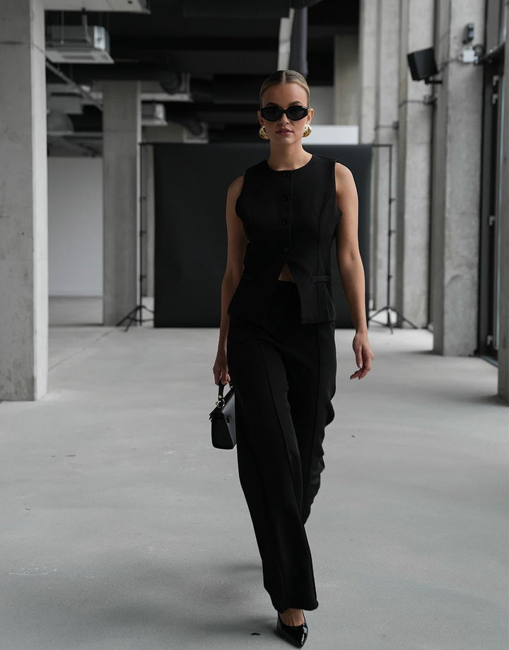 Black High Buttons - Gilet