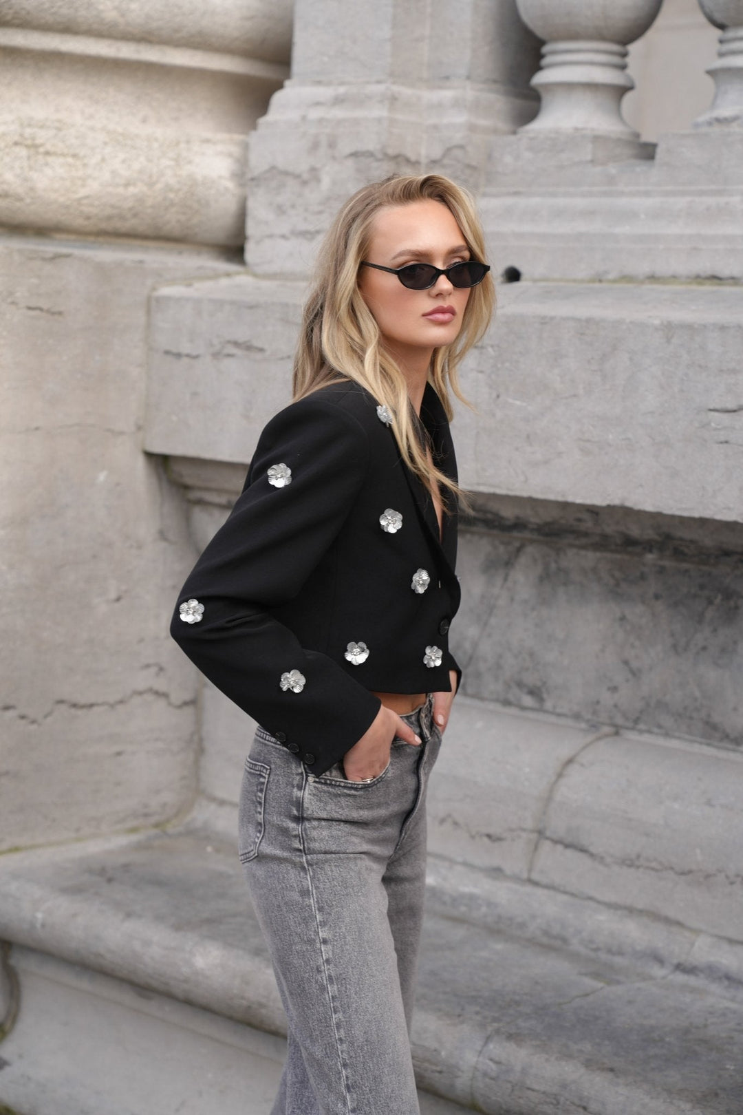 Black Statement Flower Cropped - Blazer